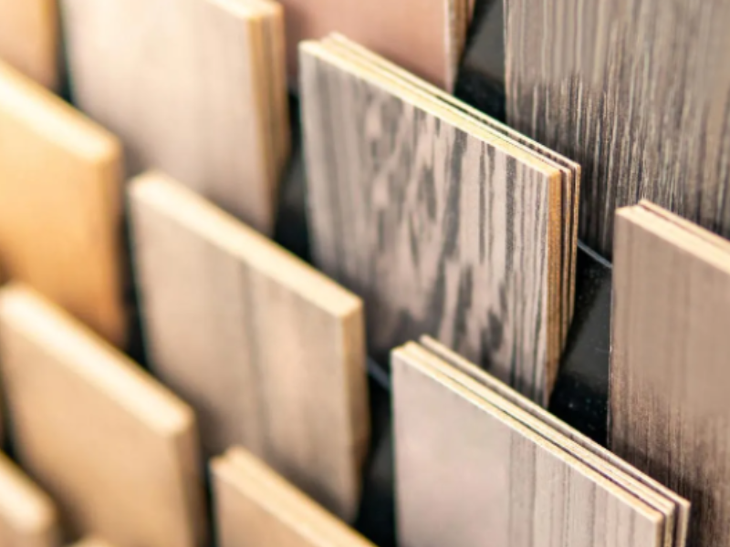 Vinyl-Planks-Laid-out-decoratively